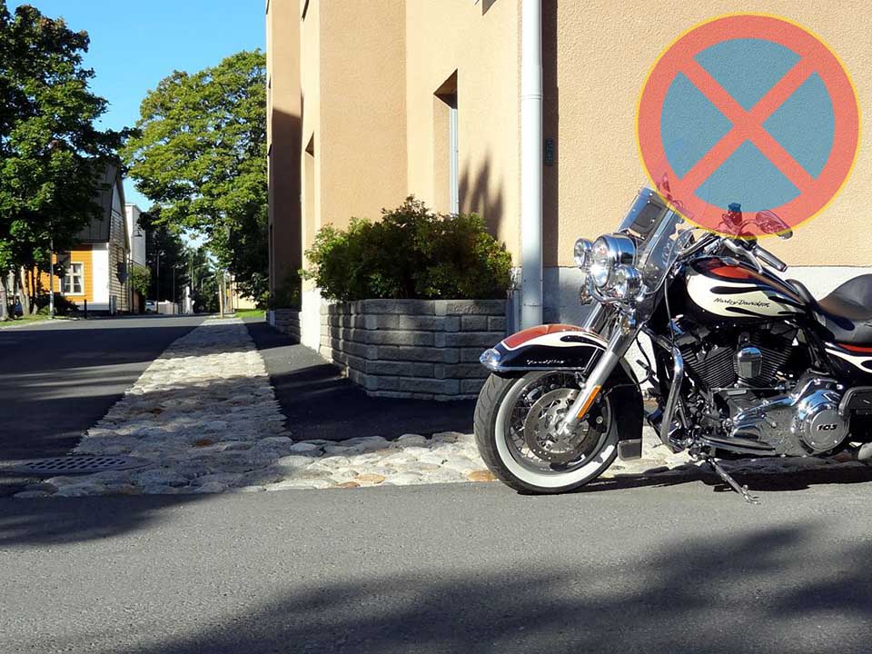 kielletylle alueelle pysäytetty moottoripyörä