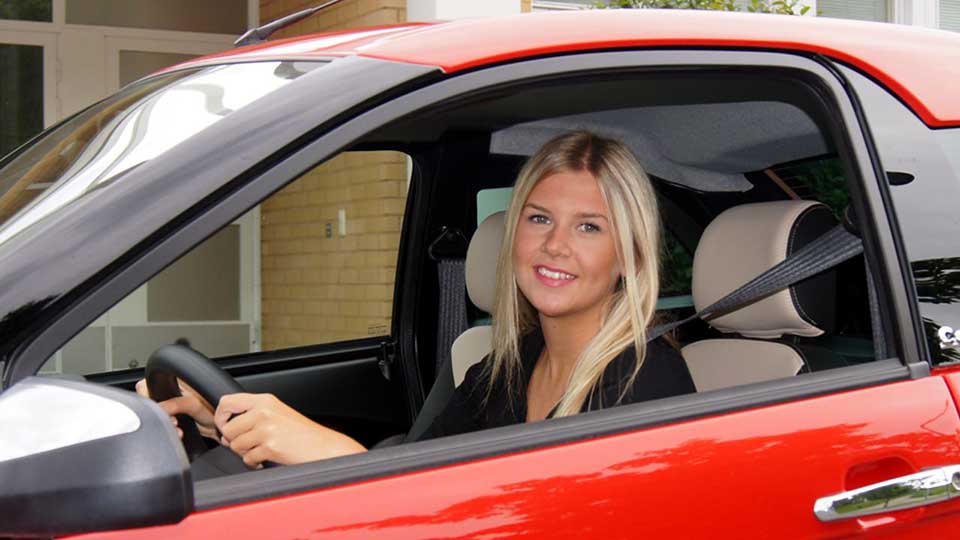 tuore kuski ohjaajan paikalla